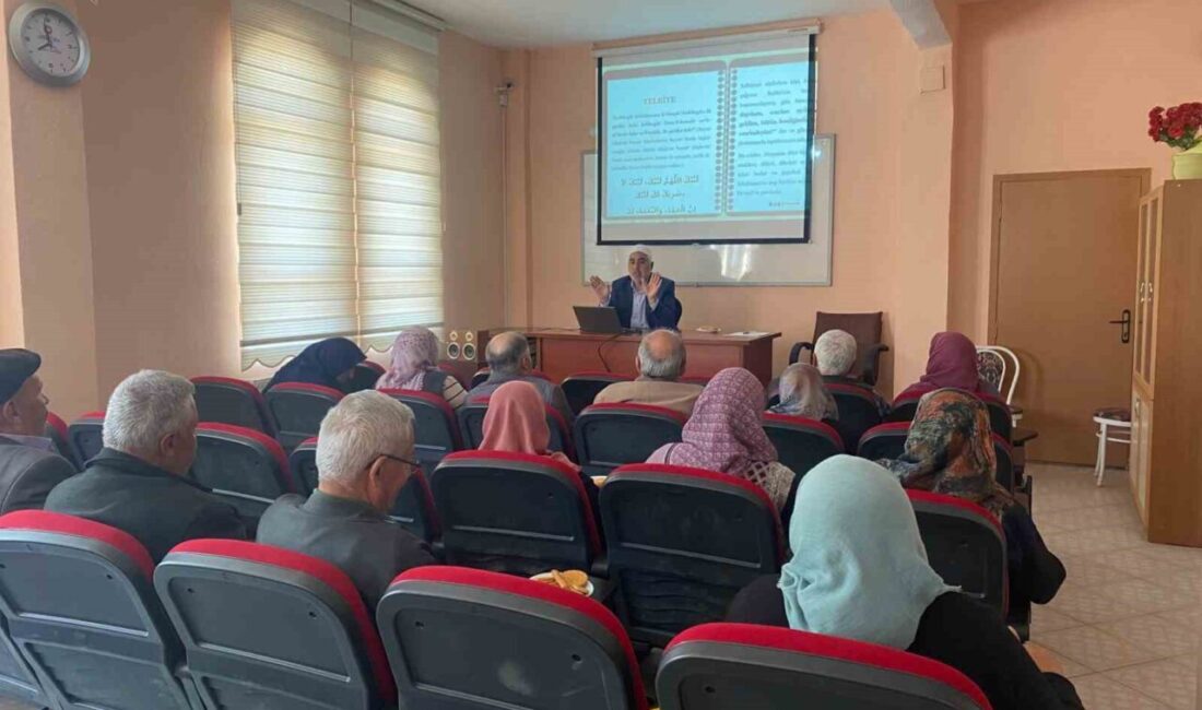Hüyük’te hacı adaylarına uygulamalı eğitim Konya’nın Hüyük ilçesinde düzenlenen eğitim seminerinde hacı adaylarına uygulamalı eğitim
