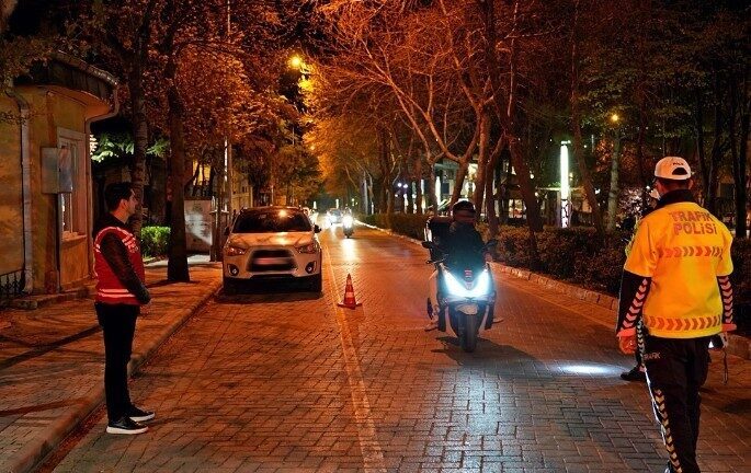 Isparta’da 4 ayda aranan bin 905 şahıs yakalandı Isparta Asayiş Şube Müdürlüğü ekipleri tarafından 4 ayda yapılan çalışmalarda