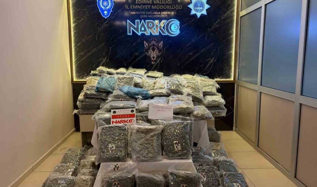 Kapıkule’de operasyonu: 171 kilogram uyuşturucu ele geçirildi, 2 kişi tutuklandı Edirne Kapıkule Sınır Kapısı’nda yapılan operasyonda 171 kilogram uyuşturucu madde