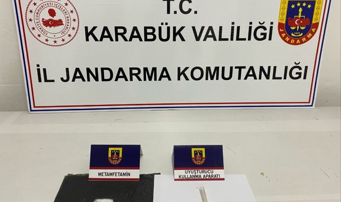 Karabük’te 2 şahıs uyuşturucuyla yakalandı Karabük’ün Yenice ilçesinde 2 şahsın üzerinde ve aracında uyuşturucu madde