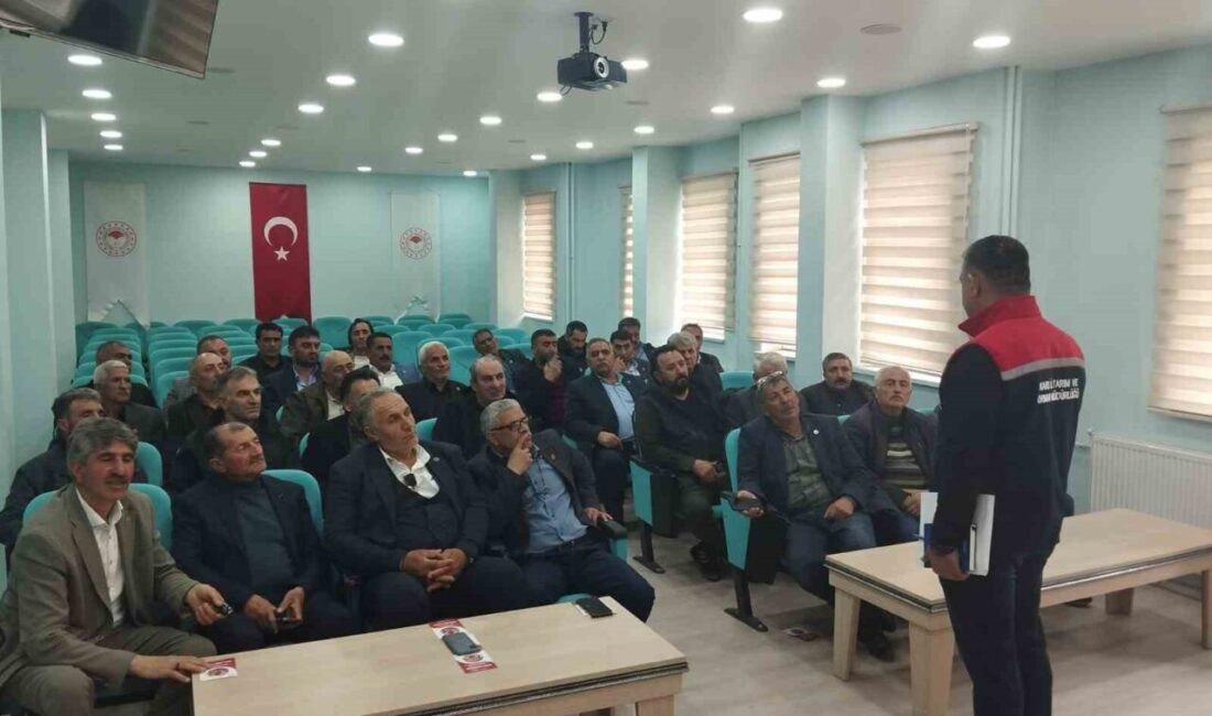Kars’ta meralarda yaşanan sorunlar ve çözüm önerileri masaya yatırıldı Kars’ta İl Müdürü Enver Aydın, Başkanlığı’nda, kentte meraların otlatılmaya açılması
