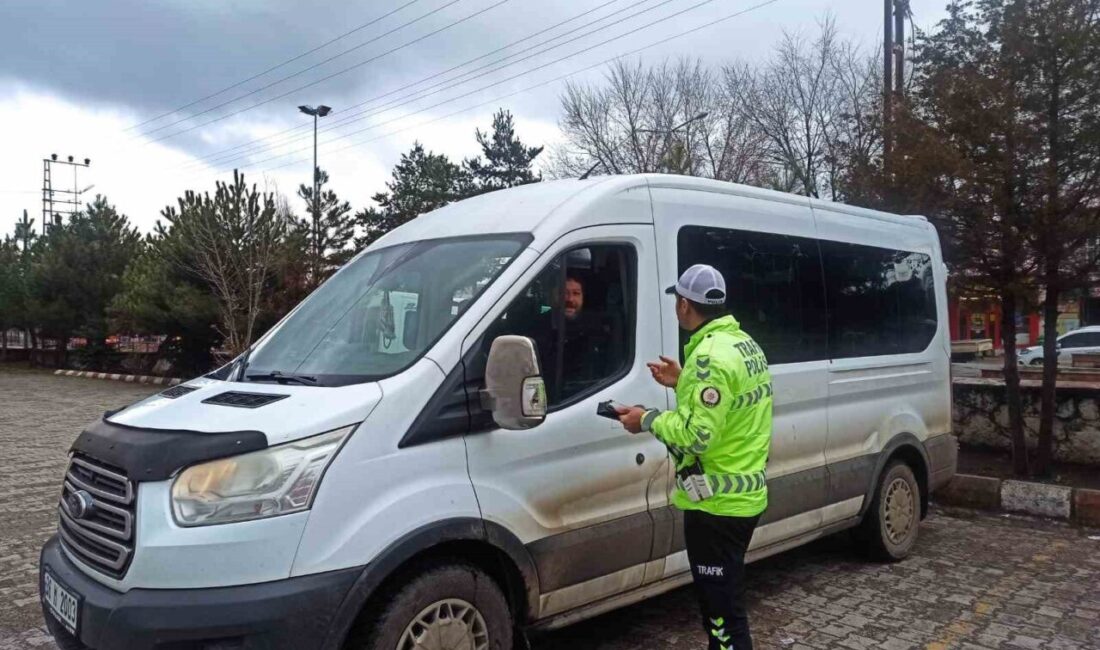 Kars’ta okul servisleri trafiğin radarında Kars’ta öğrenci servis taşımacılığına yönelik denetimler artırıldı. İl Emniyet Müdürlüğü