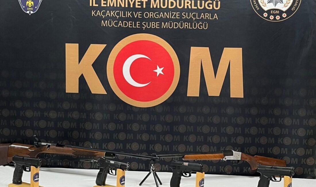 Kastamonu’da silah operasyonu: 4 gözaltı Kastamonu’da polis ekiplerince yapılan çalışmalar sonucu çok sayıda silah ve