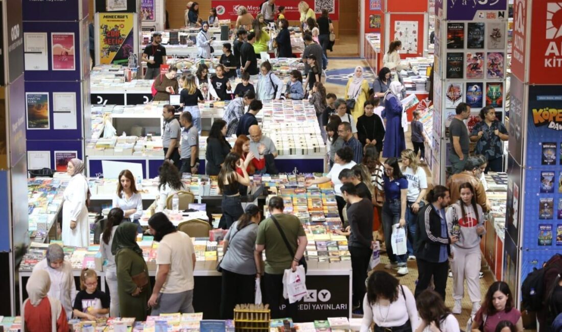 Kepez Kitap Fuarı’nın ikinci gününde yazarlar okurlarıyla buluştu Antalya’nın kültür ve sanat hayatına renk katan Kepez Kitap Fuarı,
