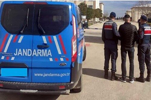 Kırklareli’nde aranması olan 45 şüpheli yakalandı Kırklareli’nde çeşitli suçlardan aranması olan ve kesinleşmiş hapis cezası bulunan
