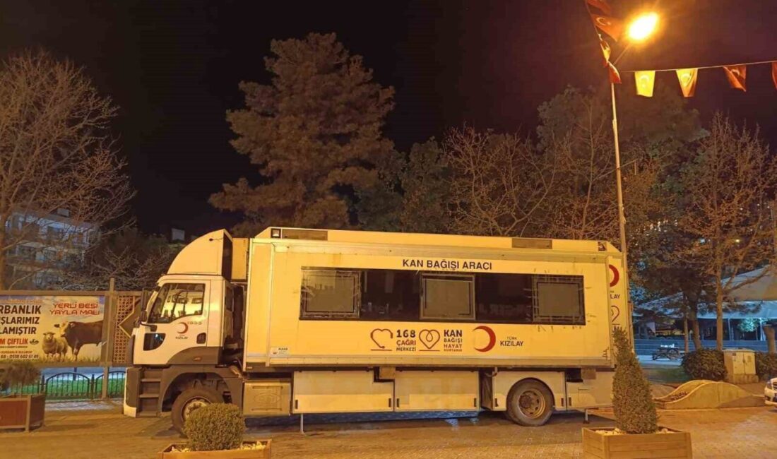 Kızılay kan bağış aracı Beypazarı’nda Ankara’nın Beypazarı ilçesinde Türk Kızılay kan bağış aracı, 4 gün