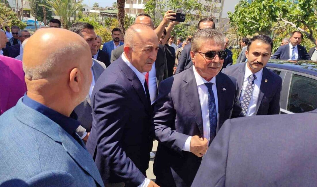 KKTC Başbakanı Ünal Üstel’den Mevlüt Çavuşoğluna taziye ziyareti KKTC Başbakanı Ünal Üstel hayatını kaybeden AK Parti Milletvekili Mevlüt