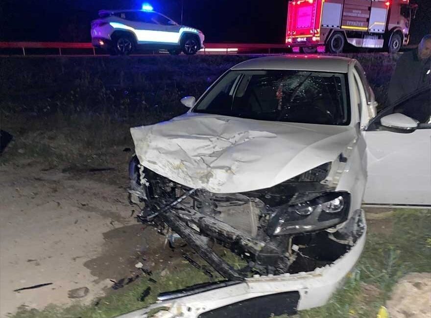 Konya’da otomobiller çarpıştı: 2 ölü, 4 yaralı Konya’nın Altınekin ilçesinde otomobilin aynı yönde seyir halinde olan otomobile