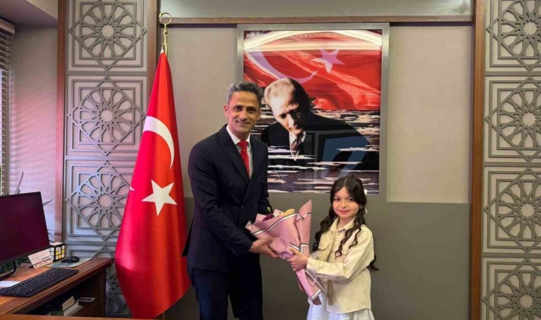 Küçük Kaymakam Duru Özer görev başında Çaycuma ilçesinde 23 Nisan Ulusal Egemenlik ve Çocuk Bayramı dolayısıyla