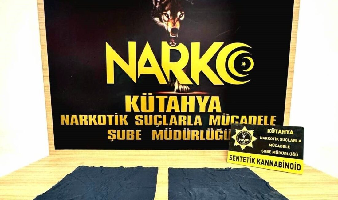 Kütahya’da 2 uyuşturucu taciri tutuklandı Kütahya’da Narkotik Suçlarla Mücadele Şube Müdürlüğü ekiplerince uygulama noktasında uyuşturucu