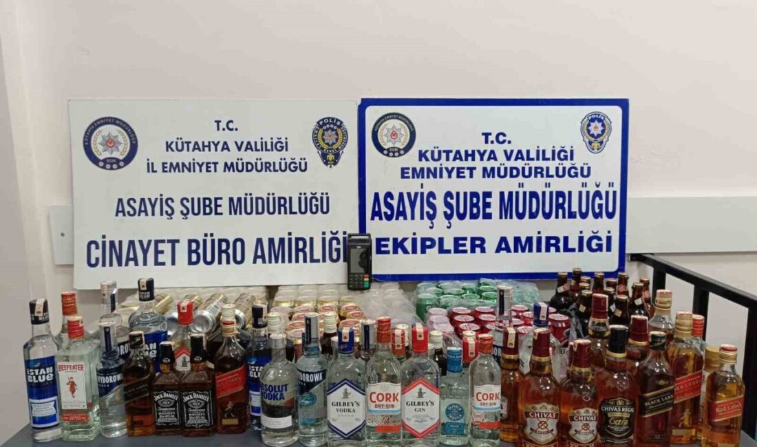 Kütahya’da perakende alkol satışı yapan şahsa 120 bin 482 TL para cezası Kütahya’da asayiş uygulamasında durdurulan araçta çeşitli alkol şişeleri ve bir