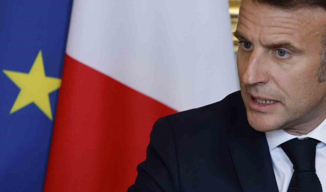 Macron: “Fransa’da ırkçılığın ve din temelli nefretin asla yeri olmayacak” Fransa Cumhurbaşkanı Emmanuel Macron, Fransa’nın güneyinde bir camide 1 kişinin
