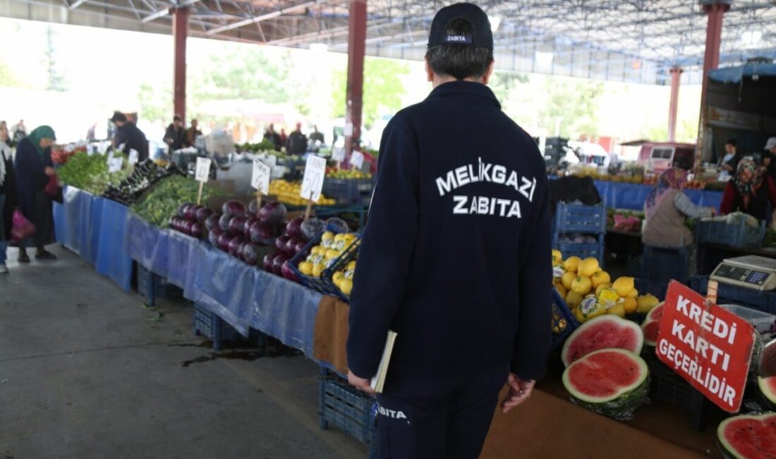 Melikgazi’de pazar yerlerinde denetim yapıldı Melikgazi Belediyesi Zabıta Müdürlüğü ekipleri; ilçe genelinde kurulan pazar yerlerinde