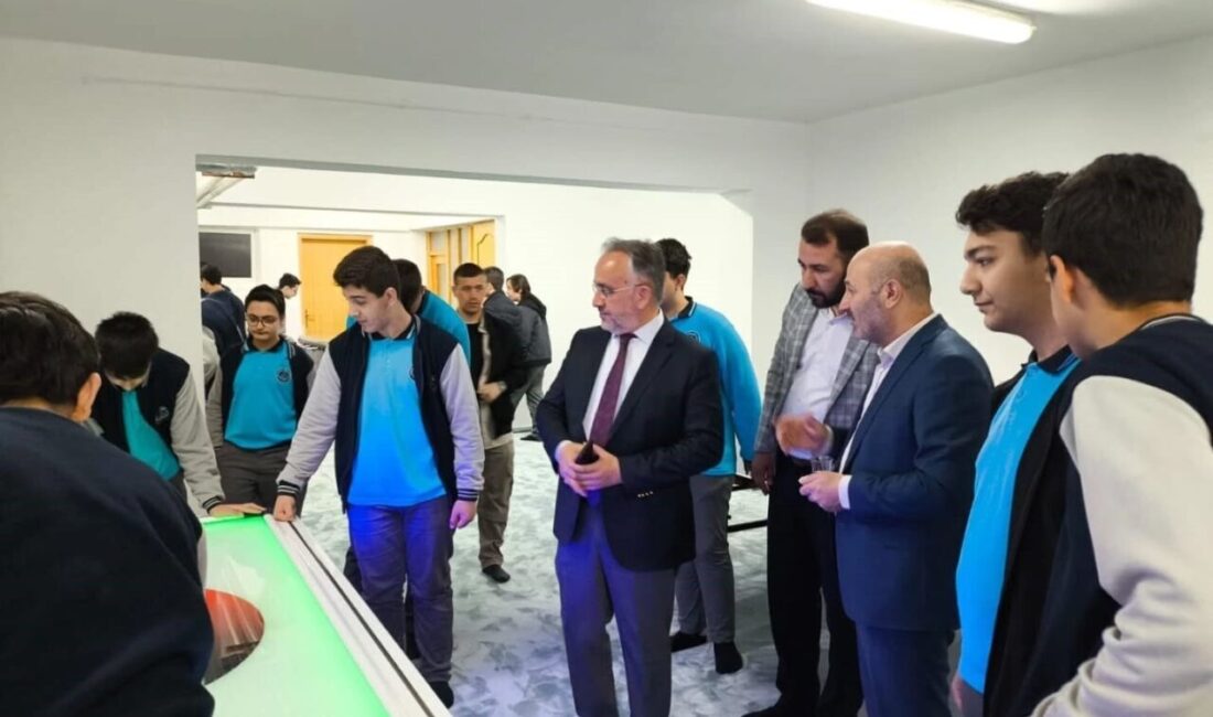 Müftülük Bayburt Fen Lisesi öğrencilerini misafir etti Bayburt İl Müftülüğünce lise öğrencilerine yönelik etkinlik organize edildi. İl