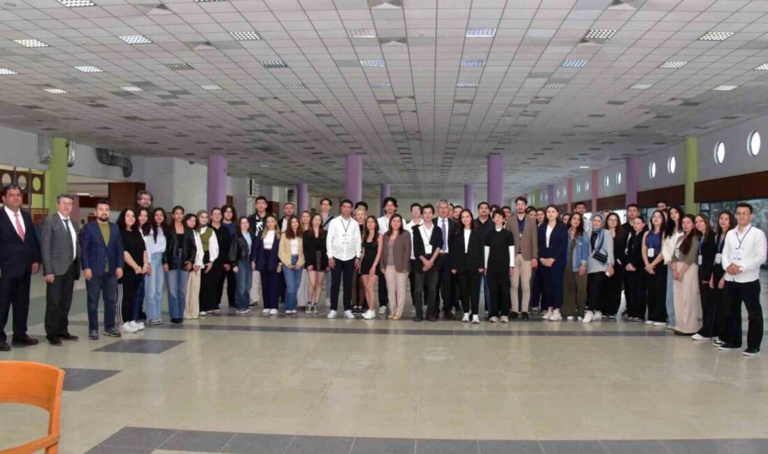 Muğla Sıtkı Koçman Üniversitesi’nde Rektör-Öğrenci buluşması MSKÜ’de, Genç Kalite Topluluğu ve Kalite Koordinasyon Ofisi iş birliğiyle