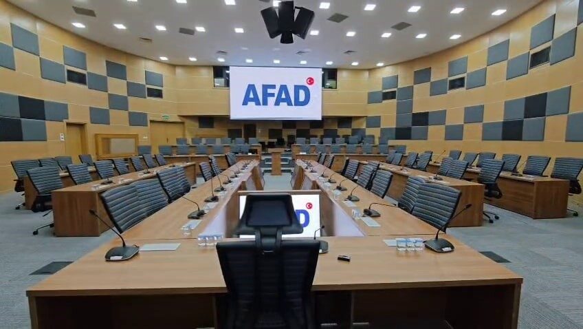 Muhtemel afetler ve acil durumlar artık bu salondan yönetilecek Sakarya’da afet ile acil durumlarla mücadelede etkinliği artırmak ve kriz