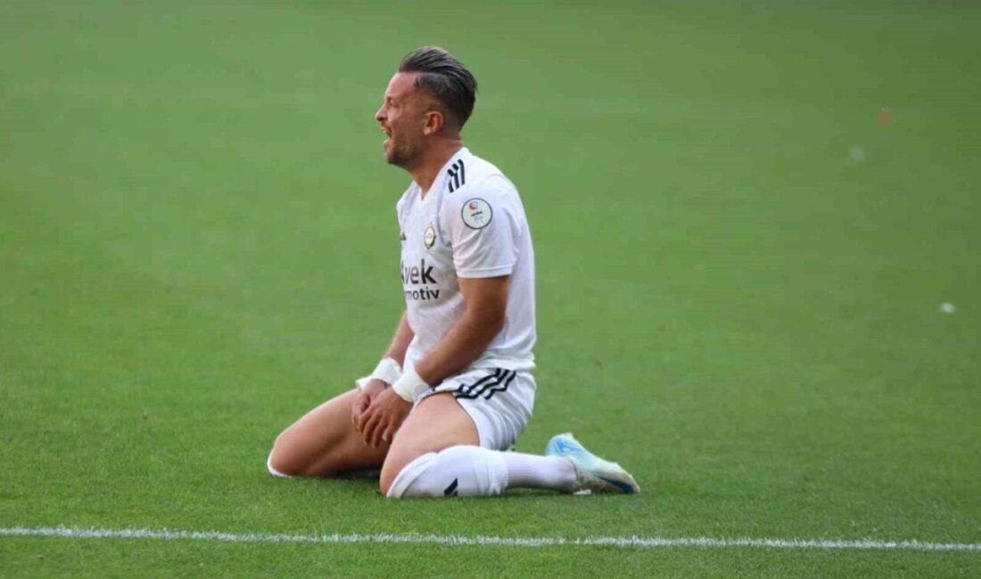 Nesine 2. Lig Beyaz Grup ekiplerinden Altay, 32. haftada evinde karşılaştığı Kepezspor ile 1-1 berabere kalarak, ligin bitimine 2 hafta kala 3. Lig’e düştü. Nesine 2. Lig Beyaz Grup ekiplerinden Altay, 32. haftada evinde