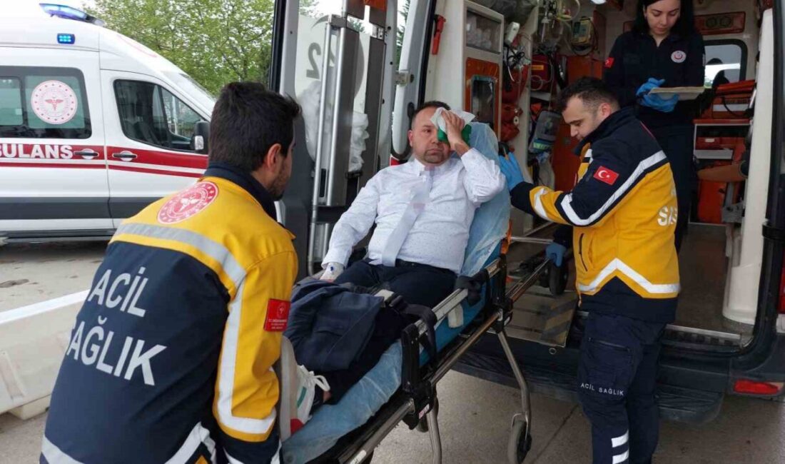 Okuldan atılan öğrenci okula gelip nöbetçi öğretmene saldırarak hastanelik etti Samsun’da daha önce aynı okulda öğrenciyi bıçaklayan ve okuldan atılan