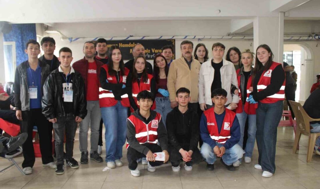 Ordu’da öğrencilerden kan bağışına destek: 245 ünite kan toplandı Ordu’nun Ünye ilçesinde Mehmet Necati Vidinli Mesleki ve Teknik Anadolu
