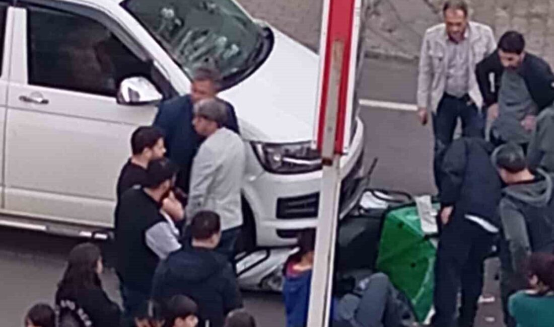 Panelvan motosiklete çarptı: 1 yaralı Bingöl’de panelvanın çarptığı motosiklet sürücüsü yaralandı . Kaza, Şehit Mustafa