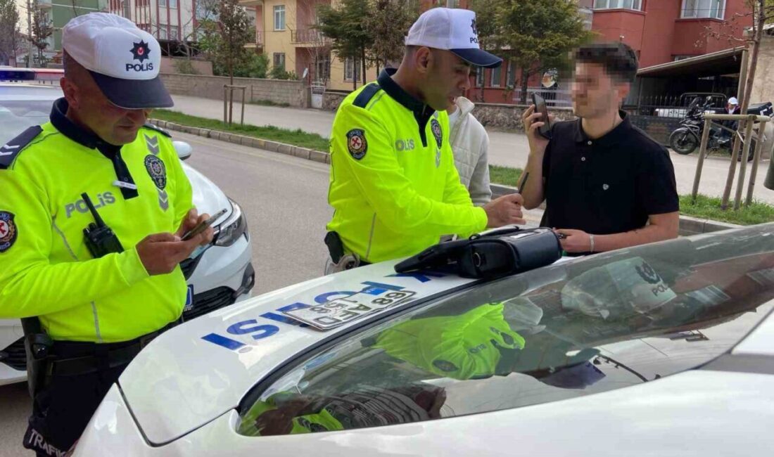 Plaka yok, kask yok: 16 bin 705 lira ceza var Aksaray’da motosiklet sürücülerine yönelik sıkı denetim yapan polis, kasksız ve