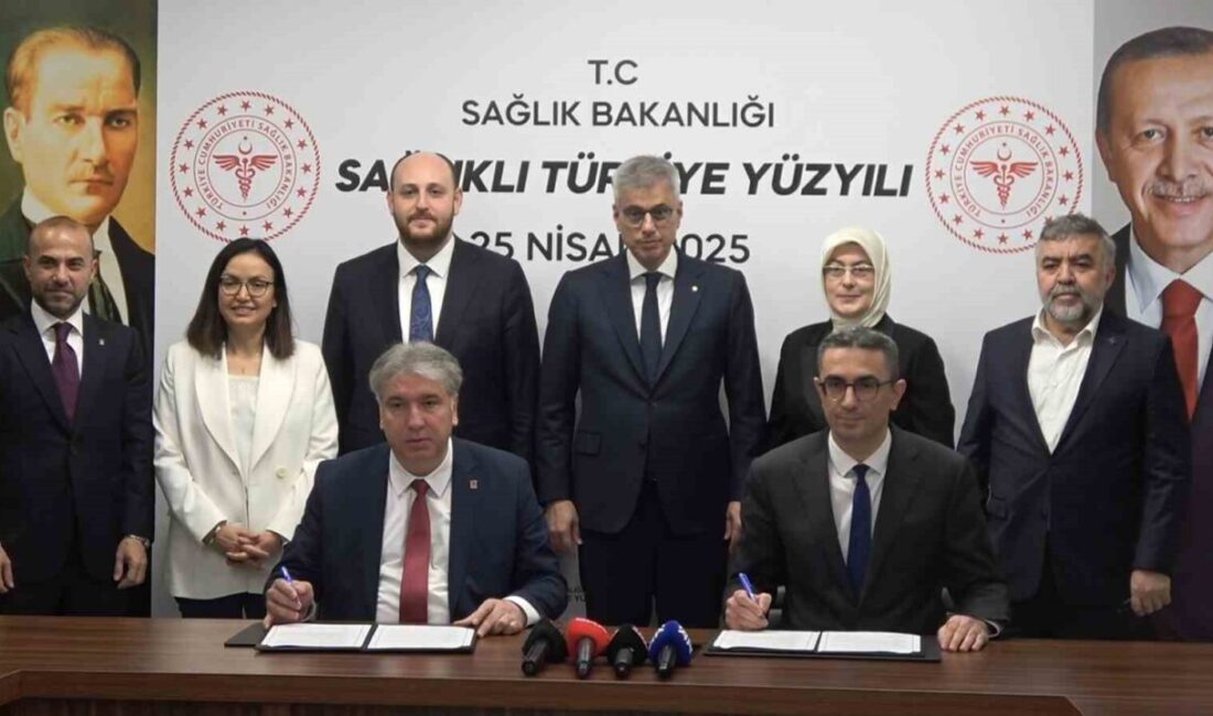 Sağlık Bakanı Memişoğlu: “Herkesin özgür iradesi var. Kimseye baskı yapmıyoruz” Sağlık Bakanı Kemal Memişoğlu, “Herkesin özgür iradesi var. Kimseye baskı