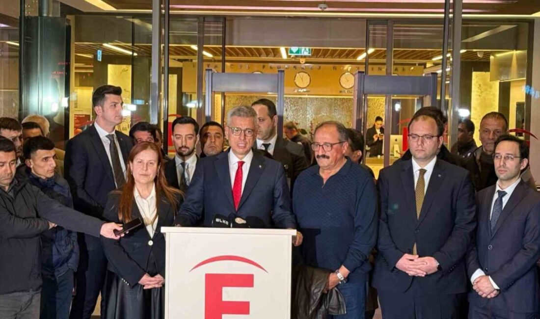 Sağlık Bakanı Memişoğlu, Sırrı Süreyya Önder’i ziyaret etti: “Büyük bir direnç gösterdi, bu direnç bize ümit veriyor” Sağlık Bakanı Kemal Memişoğlu, TBMM Başkanvekili ve DEM Parti İstanbul