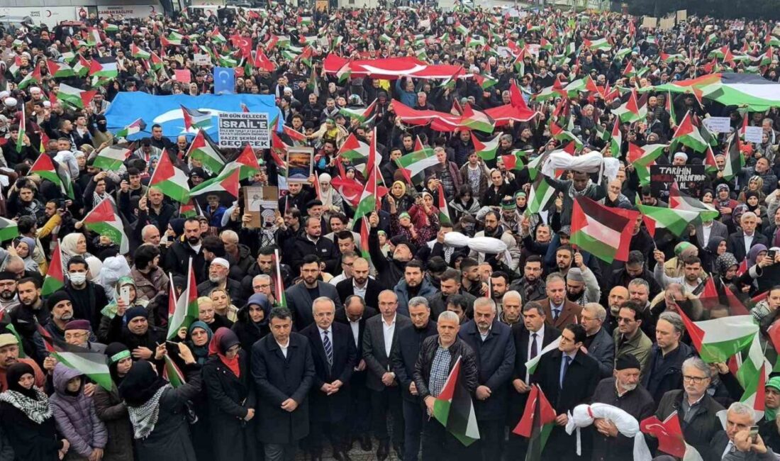 Samsun’da meydan Filistin’e destek için doldu SAMSUN (İHA) – Samsun’da meydanda toplanan binlerce kişi İsrail’in Gazze’ye