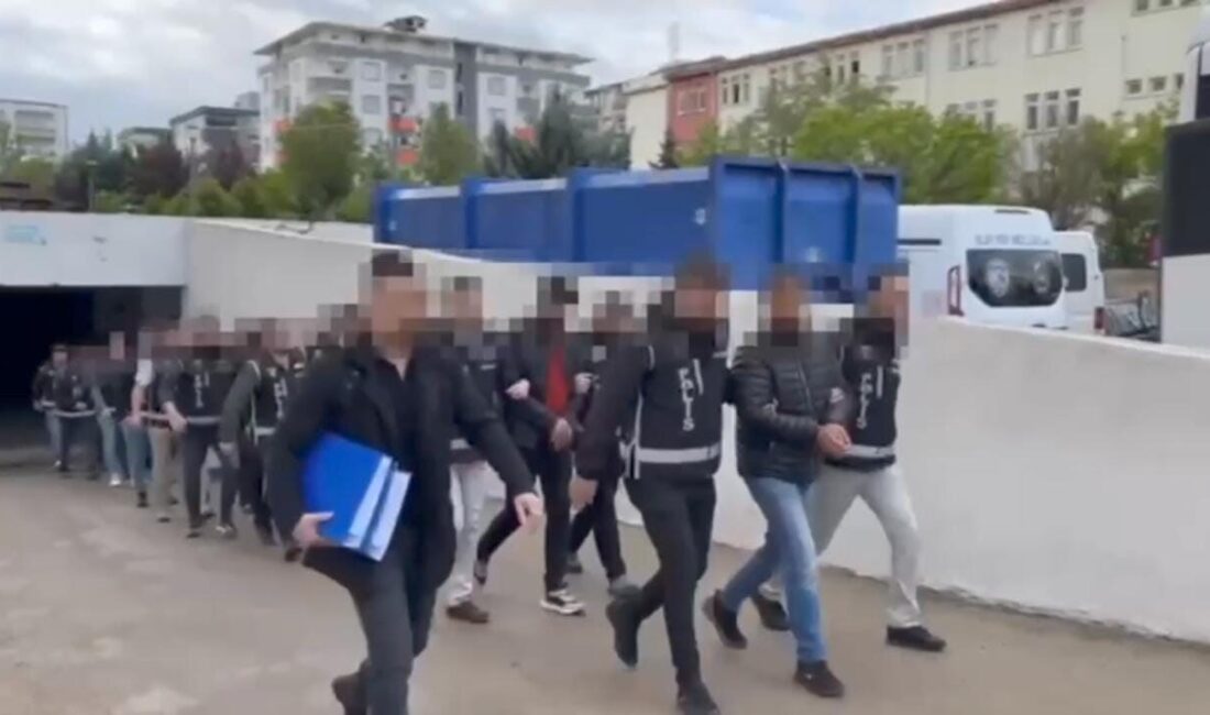 Şanlıurfa’da suç örgütüne yönelik operasyonda 7 tutuklama Şanlıurfa’da resmi belgede sahtecilik yaparak, rüşvet aldıkları belirlenen suç örgütüne