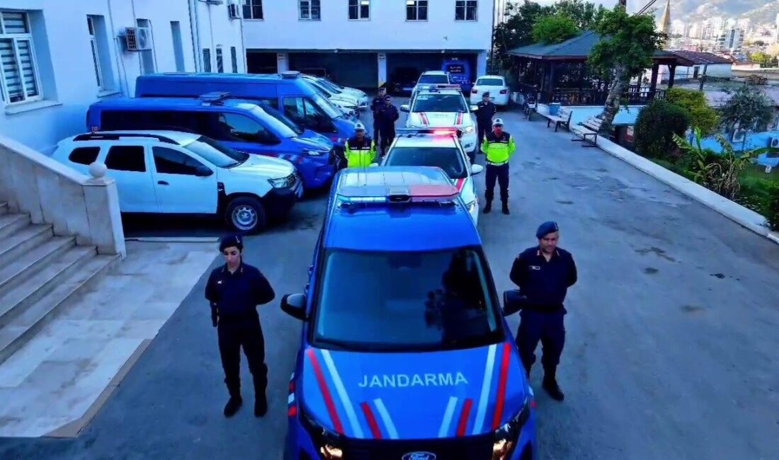 Şehit kızına ilk yaş gününde jandarmadan sürpriz Bursa Adliyesi’nde geçtiğimiz yıl aralık ayında meydana gelen silahlı saldırı