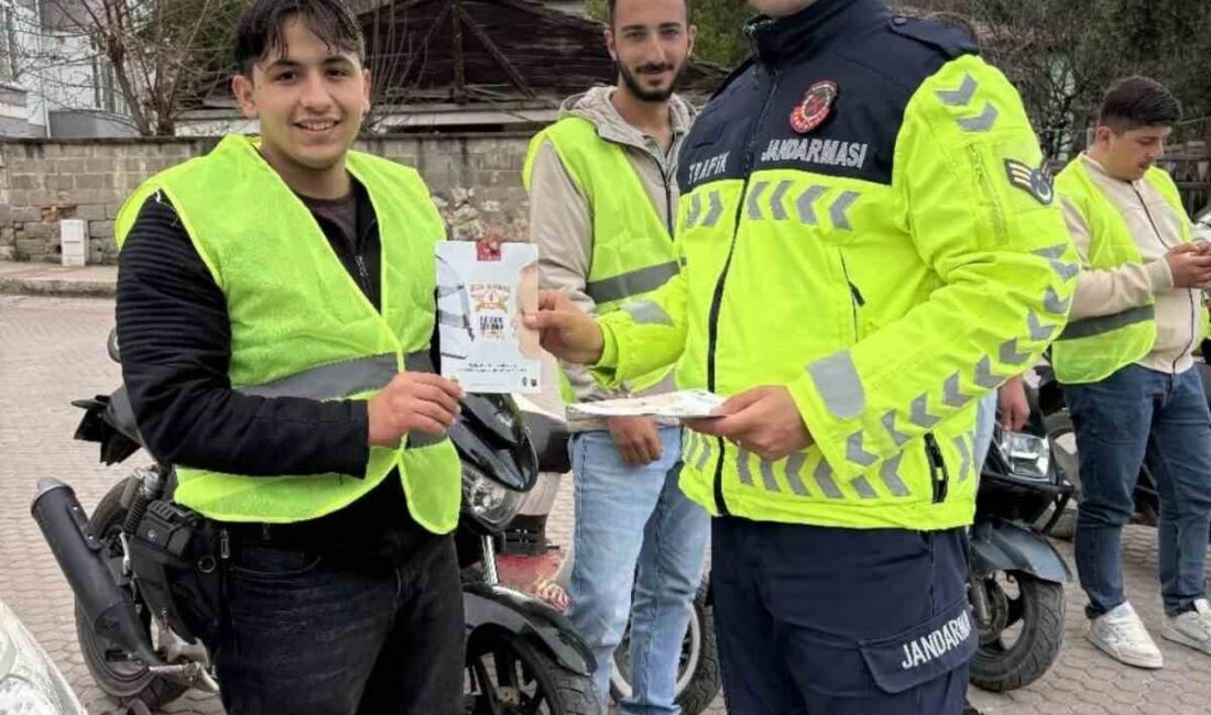Sinop’ta motosiklet sürücülerine hayat kurtaran eğitim Sinop’un Boyabat ilçesinde jandarma ekipleri tarafından 24 motosiklet ve motorlu
