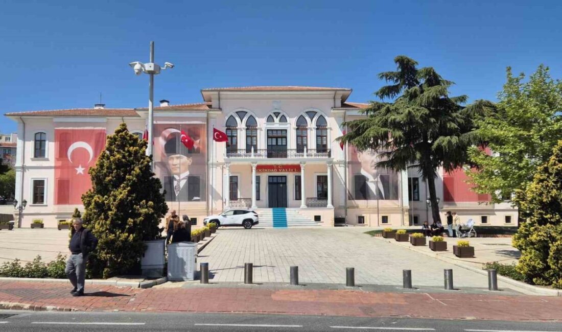 Tekirdağ Valiliğinden İstanbul merkezli depreme ilişkin açıklama Tekirdağ başta olmak üzere çevre illerde hissedilen İstanbul merkezli depremler