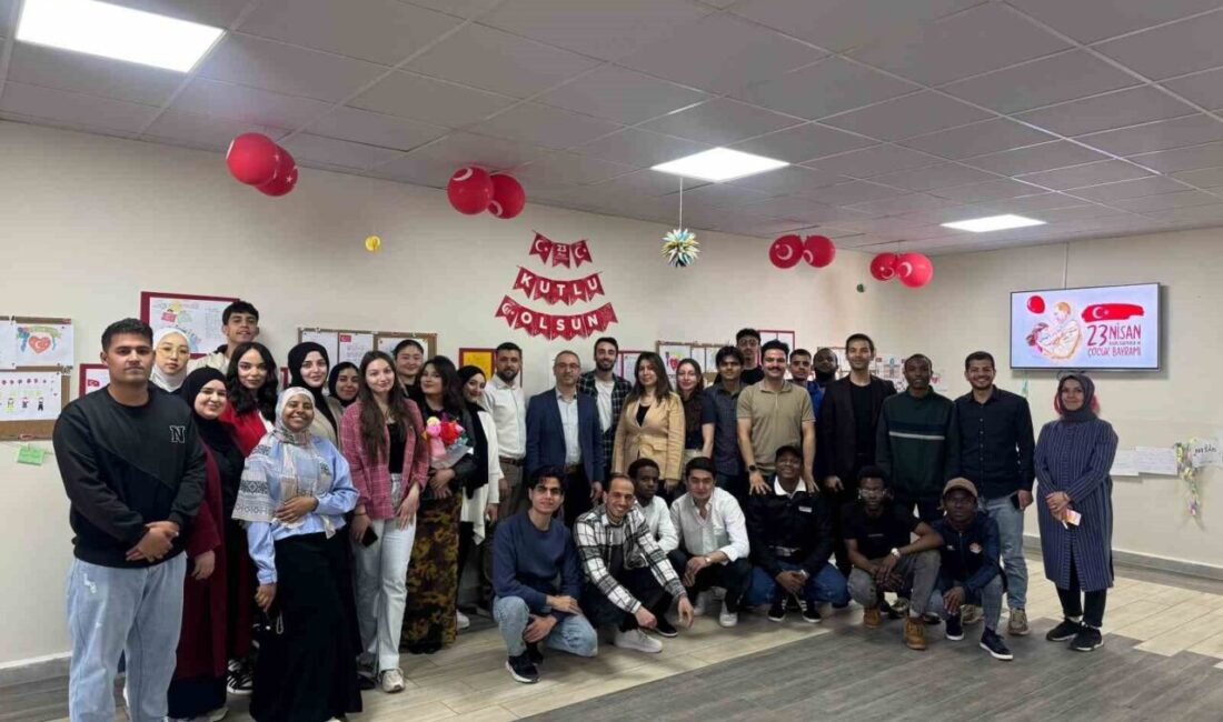 TÖMER’de 23 Nisan kutlaması Sivas Cumhuriyet Üniversitesi TÖMER, Türkçe Öğretim Merkezi’nde eğitim gören 32