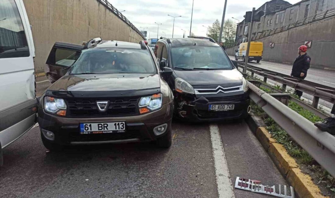 Trabzon’da 25 araç birbirine girdi: 12 yaralı Trabzon’un Ortahisar ilçesi Çömlekçi mahallesinde meydana gelen zincirleme trafik kazasında