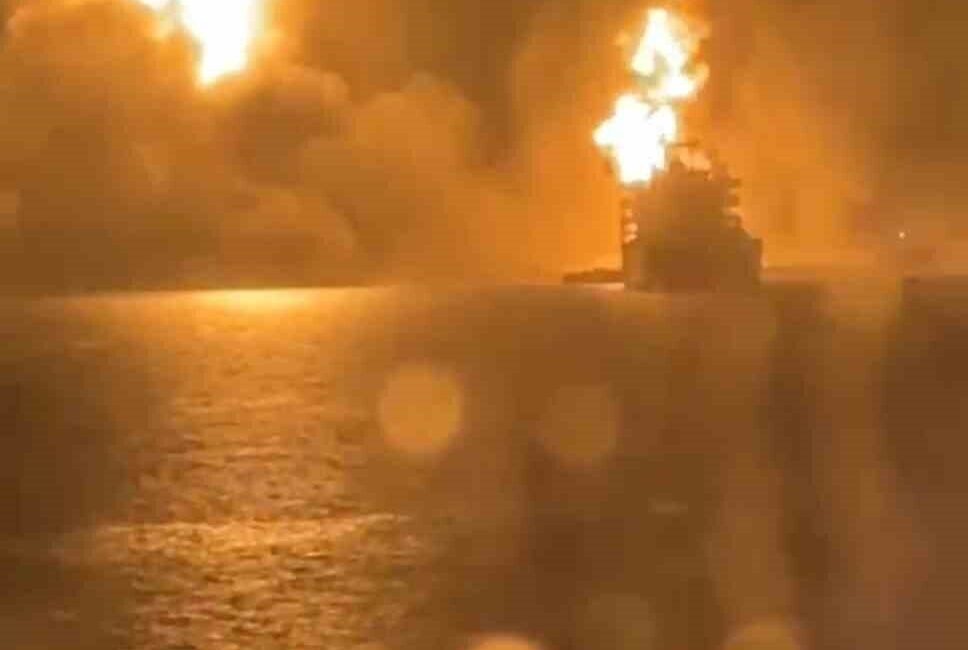 Türk denizciler Kızıldeniz’de bombardımanın ortasında kaldı Yemen açıklarında demirleyen ST. OSLO gemisindeki 17 Türk denizci, Yemen’de