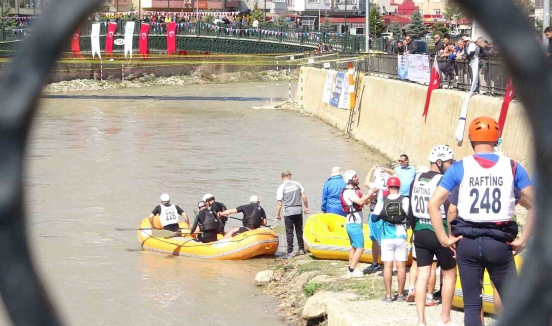 Türkiye’nin en hızlı akan Çoruh Nehri’nde rafting heyecanı yaşandı Bayburt’ta, Türkiye Üniversite Sporları Federasyonu (TÜSF) tarafından ilk kez Üniversiteler