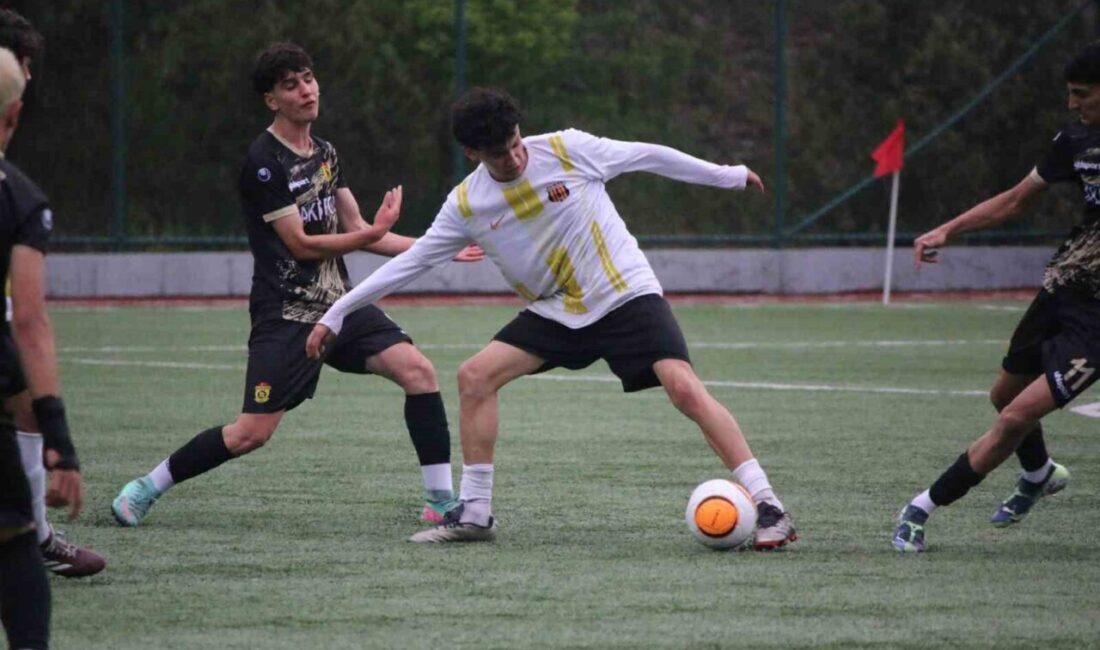 U18 Türkiye Futbol Şampiyonası Karabük’te başladı Karabük’te dört gün sürecek U-18 Türkiye Futbol Şampiyonası 1. Kademe