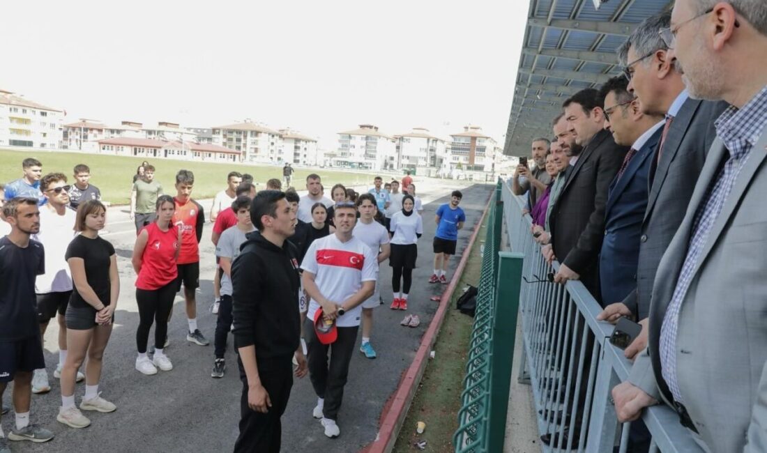 Vali Musa Işın, DPÜ Spor Bilimleri Fakültesi öğrencilerine başarılar diledi Kütahya Valisi Musa Işın, Dumlupınar Üniversitesi Spor Bilimleri Fakültesi Antrenörlük