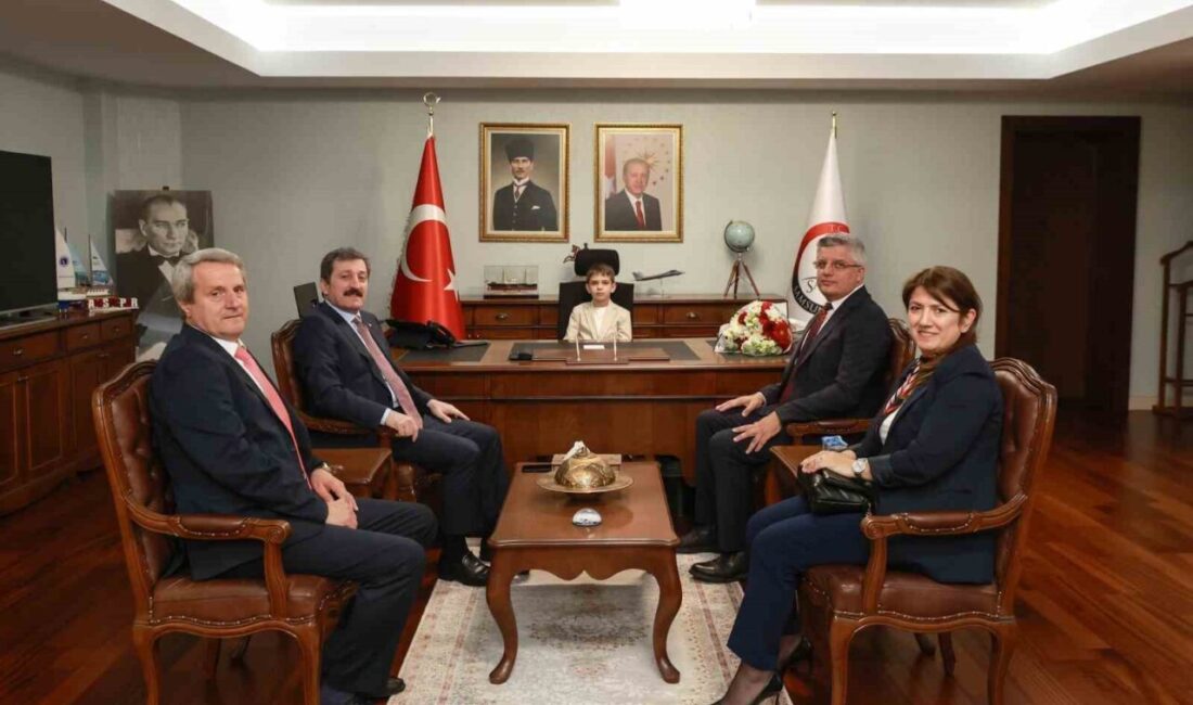 Vali Tavlı makamını ilkokul öğrencisine devretti Samsun Valisi Orhan Tavlı, 23 Nisan Ulusal Egemenlik ve Çocuk