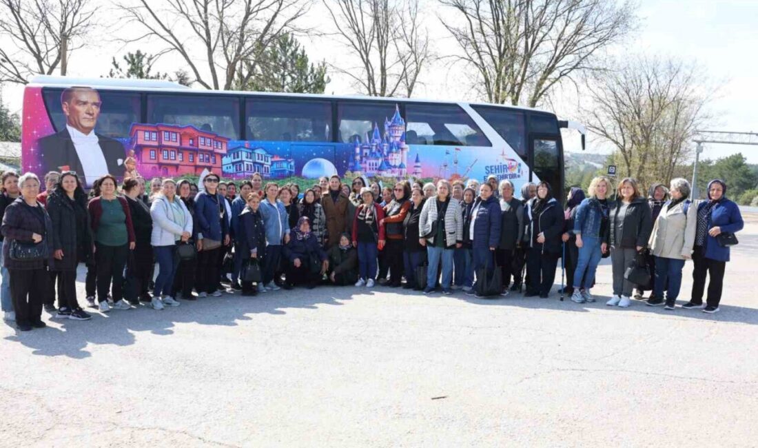 Yahnikapan mahallesi kadınları Frig Vadilerinde dolu dolu bir gün geçirdi Eskişehir Büyükşehir Belediye Başkanı Ayşe Ünlüce’nin yolcu ettiği Yahnikapan mahallesi