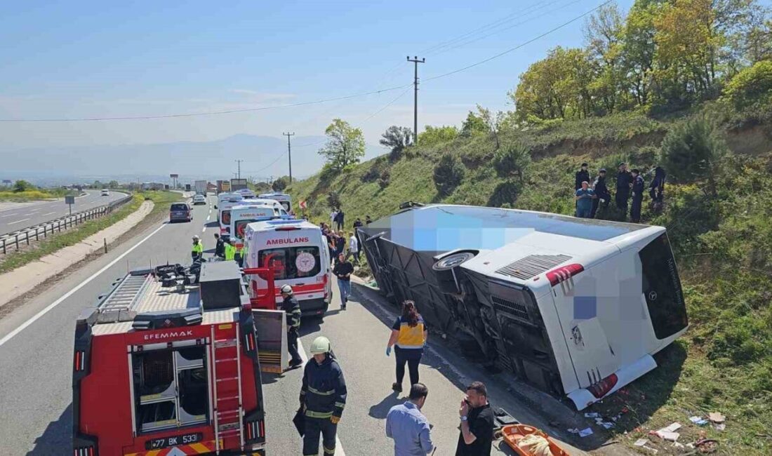 Yalova-Bursa yolunda yolcu otobüsü devrildi: 1 ölü, 2 yaralı Yalova-Bursa karayolunda bir yolcu otobüsünün devrilmesi sonucu 1 kişi hayatını