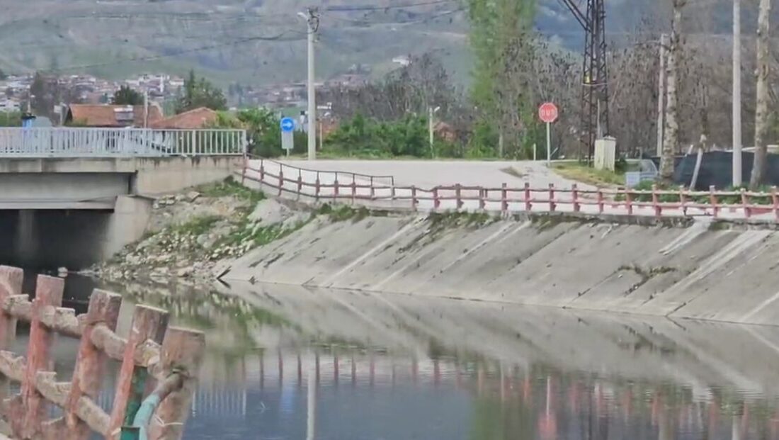Yeşilırmak Nehri’nde balık ölümleri incelemeye alındı Yeşilırmak’ta toplu balık ölümleri üzerine inceleme başlatıldı. Tokat’ın Turhal ilçesinden
