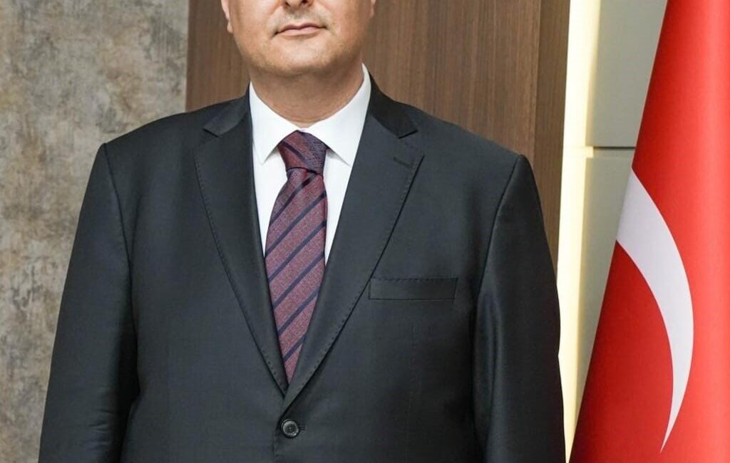Yılmaz’dan 1 Mayıs mesajı Şehitkamil Belediye Başkanı Umut Yılmaz, 1 Mayıs Emek ve Dayanışma