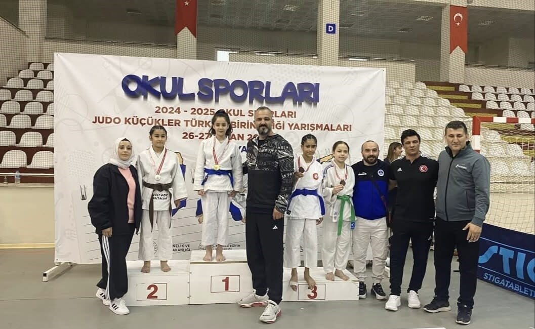 Yunusemreli sporcular başarıya doymuyor Yunusemre Belediyespor’un sporcuları, nisan ayında katıldıkları judo, güreş ve taekwondo