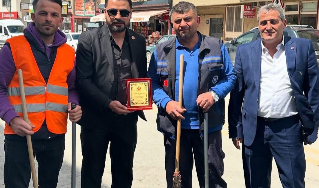1 Mayıs Emek ve Dayanışma Günü Akyurt’ta sahada kutlandı 1 Mayıs Emek ve Dayanışma Günü, Akyurt’ta anlamlı bir şekilde