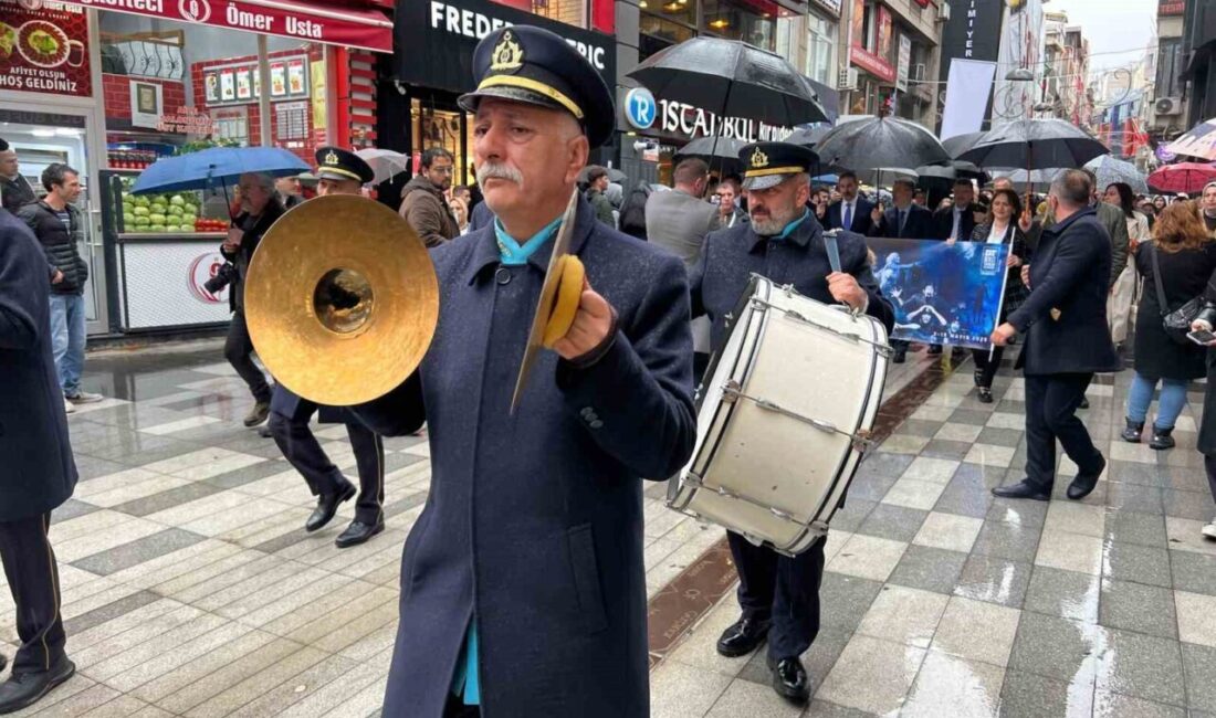 25. Uluslararası Karadeniz Tiyatro Festivali’nin açılışı yağmur altında yapıldı 25. Uluslararası Karadeniz Tiyatro Festivali bugün yağmur altında yapılan açılış