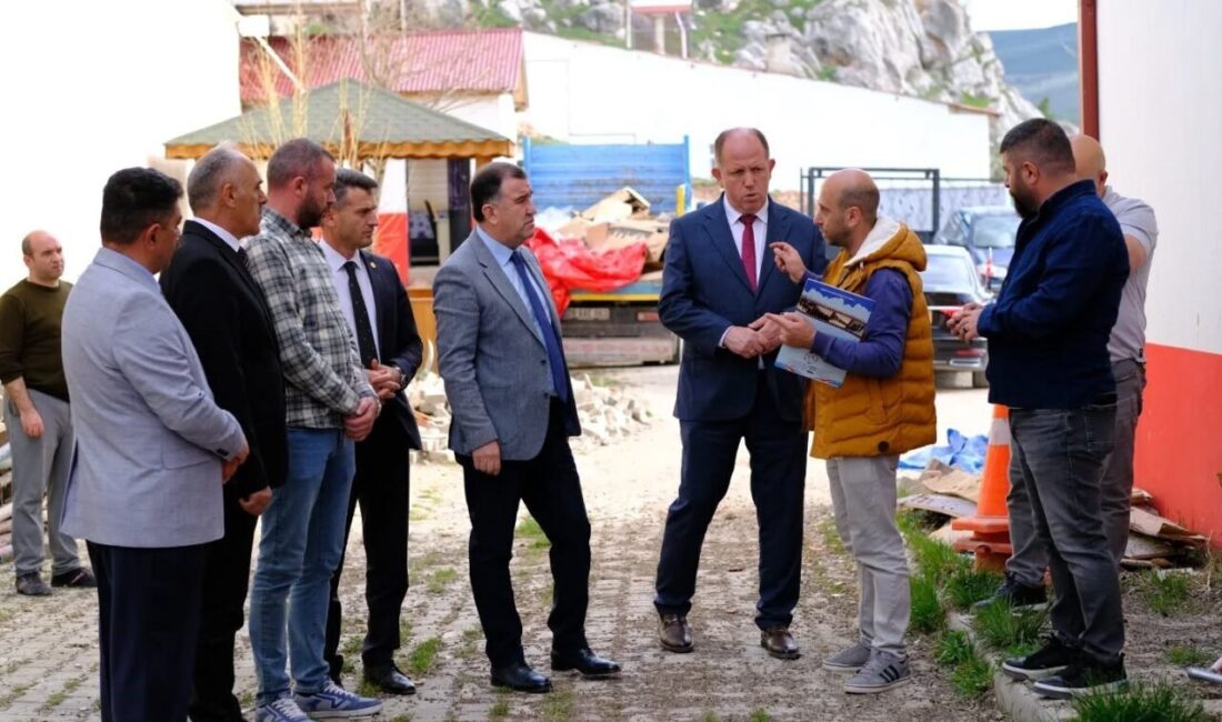 3 yıldır onarımı bitirilemeyen huzurevinin haziran ayının ortalarında bitirilmesi hedefleniyor Bayburt’ta yaklaşık 3 yıldır tadilat çalışması tamamlanamayan Memnune Evsen Huzurevi