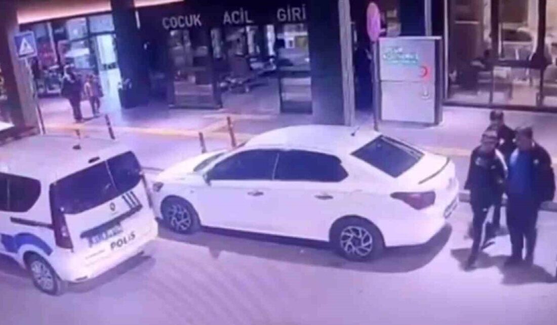 44 yıl hapis cezasıyla aranıyordu, hastanede yakalandı Adana’da hastanenin acil servis önünde bekleyen bir şahıstan şüphelenen polis,