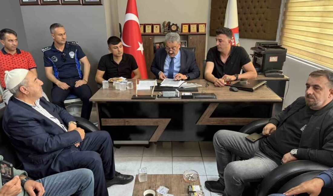 Adana’da kurbanlıkların kilogram fiyatı belirlendi Adana’da kurbanlık kilogram fiyatları ile kesim ücretleri belirlendi. Adana Büyükbaş