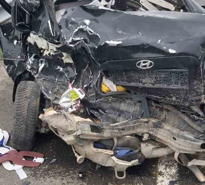 Ağrı’da trafik kazası: 2 ölü, 8 yaralı Ağrı’nın Taşlıçay ilçesinde otomobilin minibüse çarptığı kazada 2 kişi hayatını